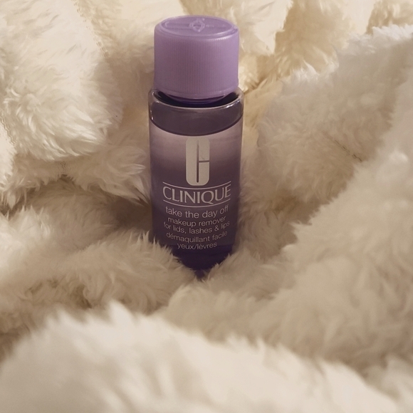 Clinique Take The Day Off Makeup Remover 1.7oz - Picture 2 of 3